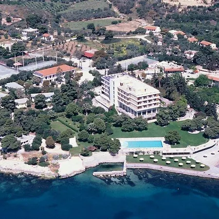 Kalamaki 度假村 4*