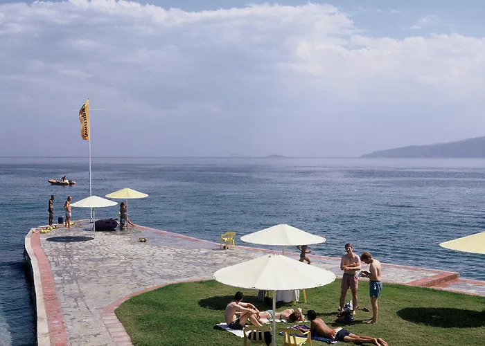Üdülőközpont Kalamaki 4*
